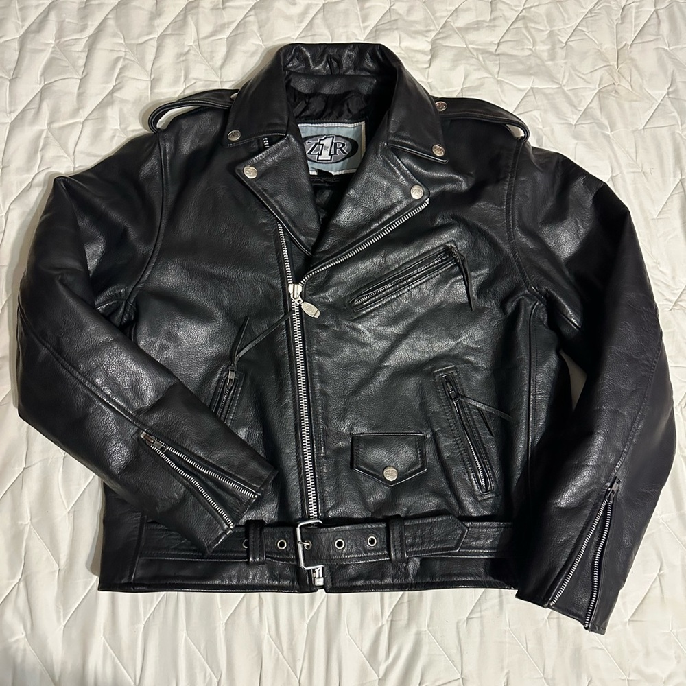 Size 48 been worn once like new Z1R Genuine Leather Jacket Vintage Distressed